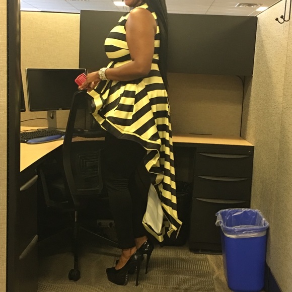 Hi-Lo Sleeveless Top - Picture 2 of 2